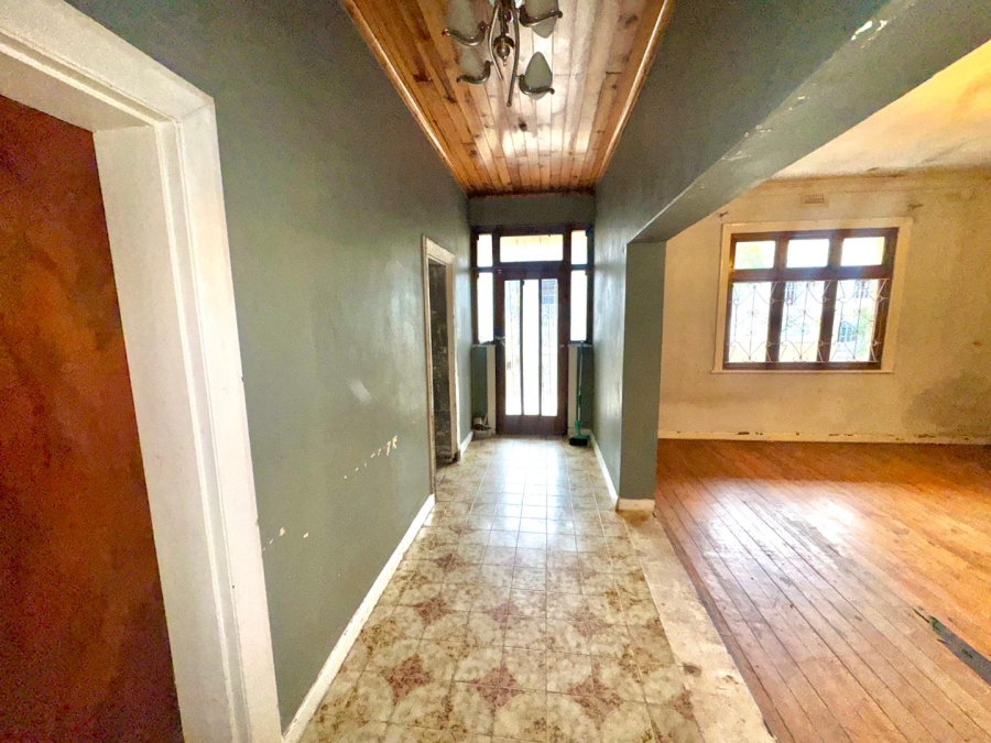 5 Bedroom Property for Sale in Woodstock Western Cape